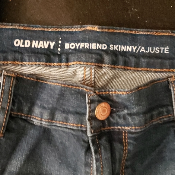 OLD NAVY BOYFRIEND SKINNY - Distressed, Mid-Rise - Picture 2 of 8